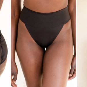 Londre bikini bottoms size xs brand new with tags